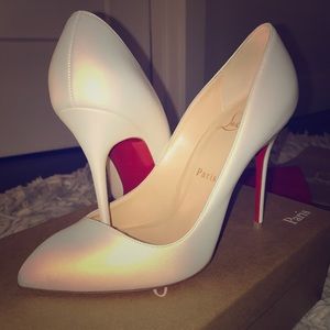 *NEVER WORN* Christian Louboutin Corneille 100
